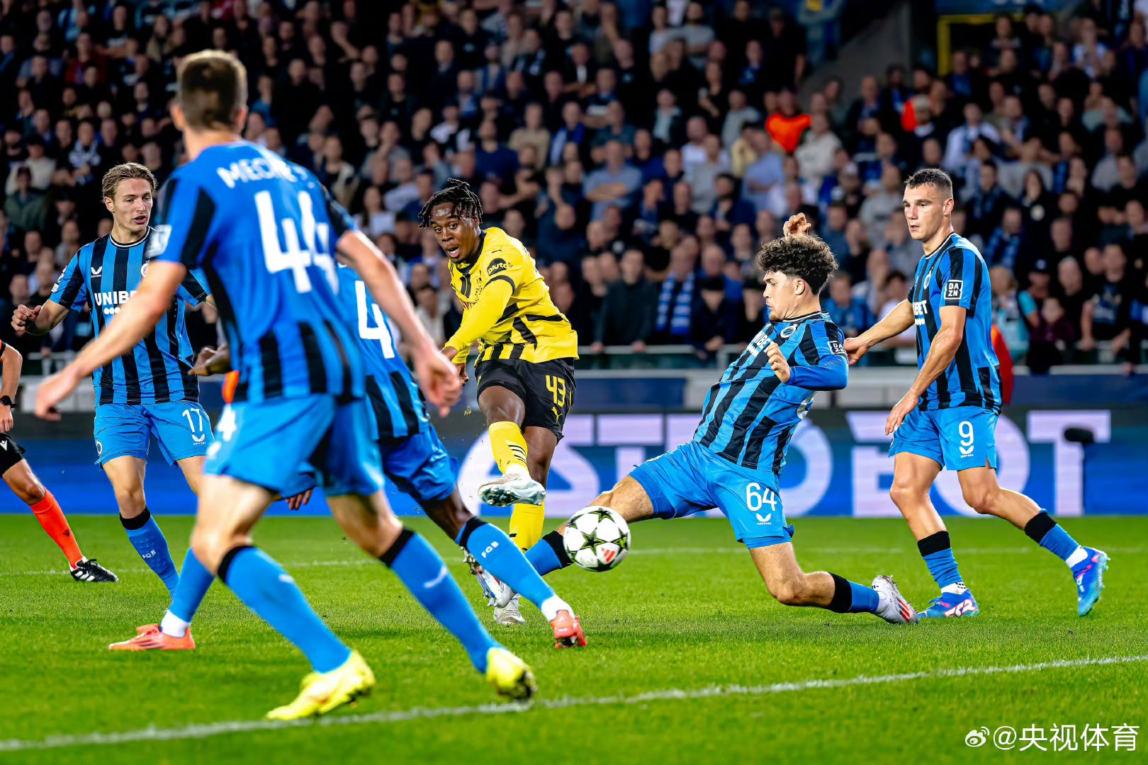 集结日体能课后,多特蒙德队长鼓劲备战欧超杯,管理层满意,赛季目标并未改变 集结日体能课后,多特蒙德队长鼓劲备战欧超杯,管理层满意,赛季目标并未改变