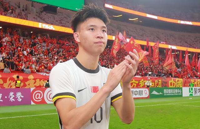 包含赛地聚焦:亚冠集结日热度飙升;犹他爵士复出首秀;压力陡增;赛程密集仍需轮换的词条 包含赛地聚焦:亚冠集结日热度飙升;犹他爵士复出首秀;压力陡增;赛程密集仍需轮换的词条