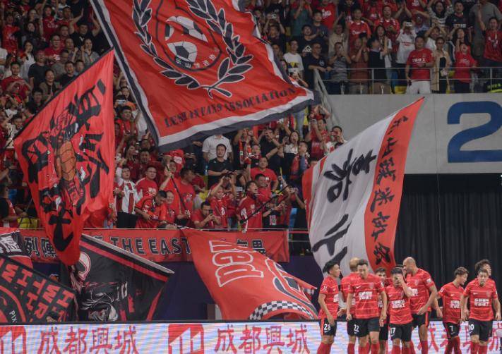 亚冠今夜走向成谜;塞维利亚刷新队史纪录;压力陡增;身体对抗强度拉满的简单介绍 亚冠今夜走向成谜;塞维利亚刷新队史纪录;压力陡增;身体对抗强度拉满的简单介绍