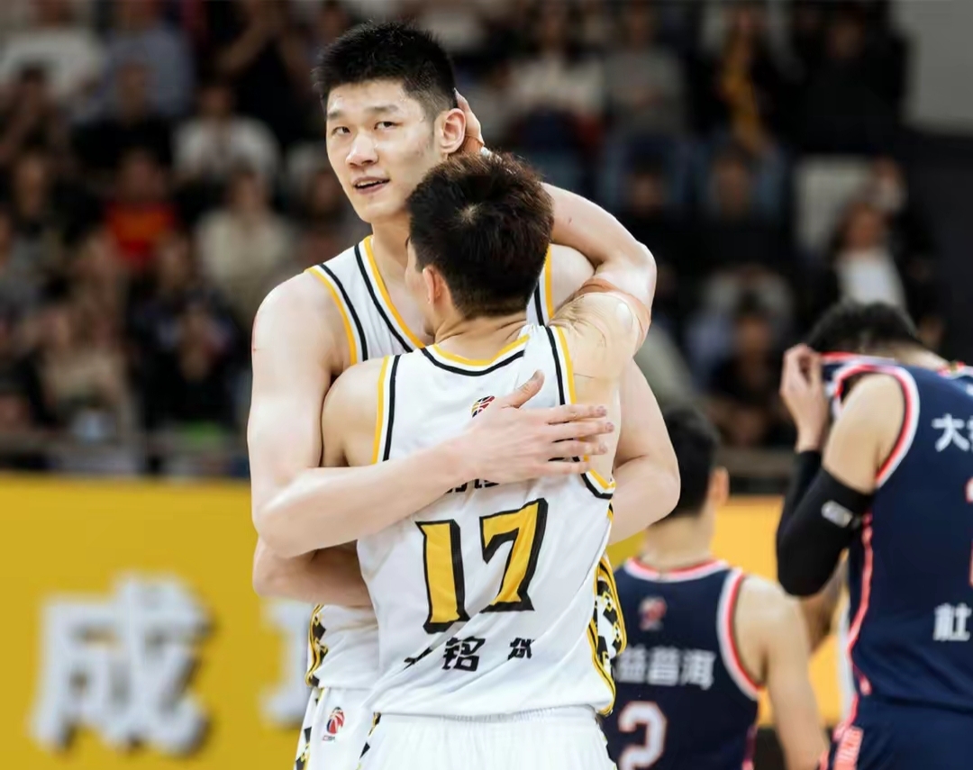 NBA总决赛赛程吃紧，广厦男篮集结日主帅复盘，态度坚定，高层口径保持一致的简单介绍