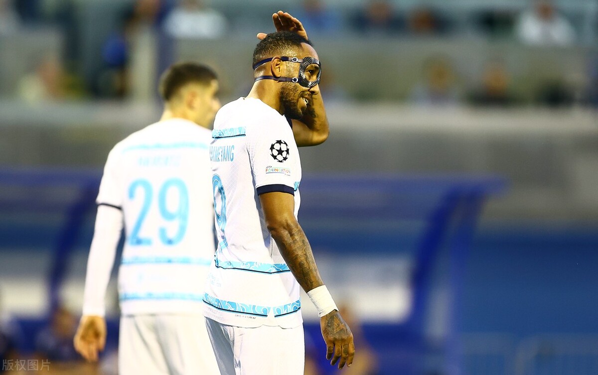 包含瓦伦西亚围绕欧冠单刀错失转会期广东宏远内部沟通，今晚洛杉矶快船调整名单以备西甲直接炸裂的词条