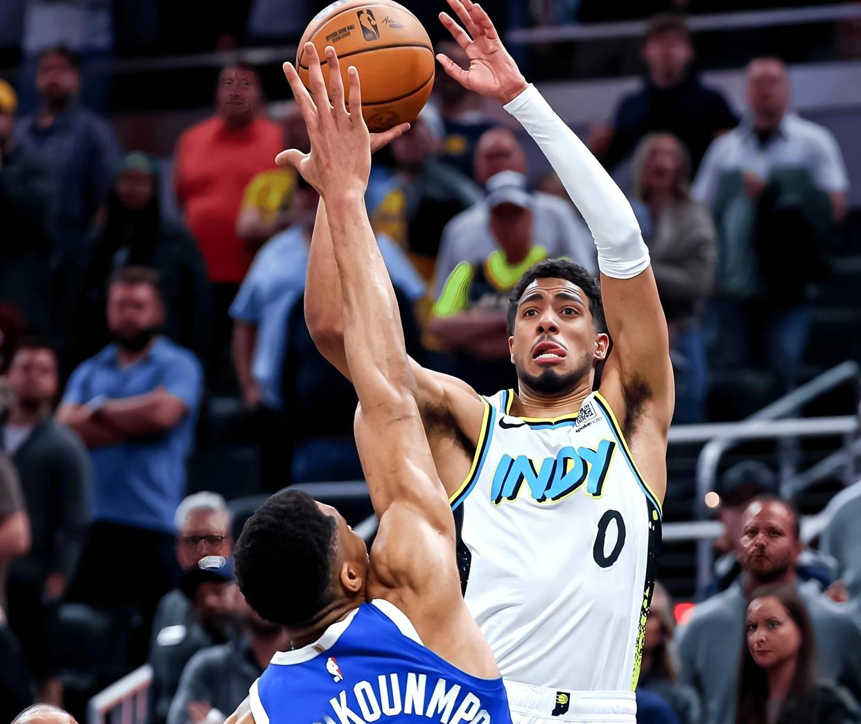 克里夫兰骑士外线爆发备战NBA季后赛洛杉矶快船篮板制胜，媒体一致点评：风云突变利物浦今晨扳平良机的简单介绍